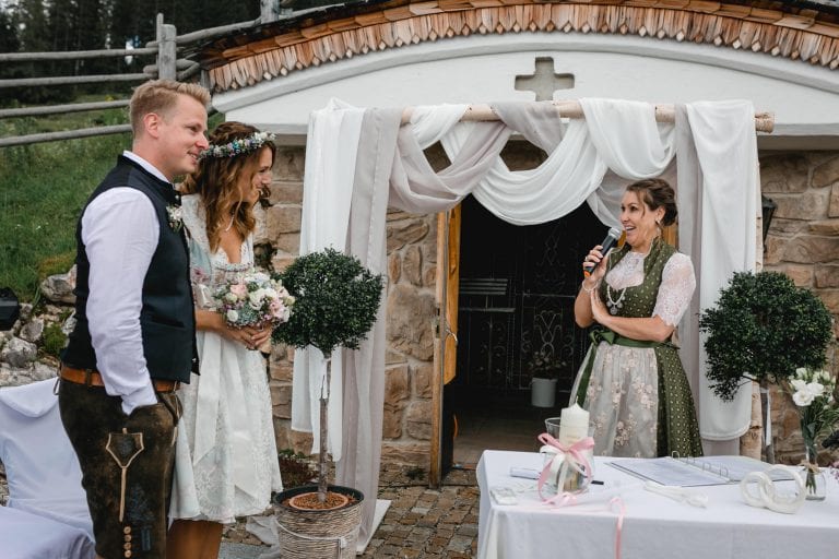 freie Rednerin Tirol, Almhochzeit, freie Trauung Oberbayern